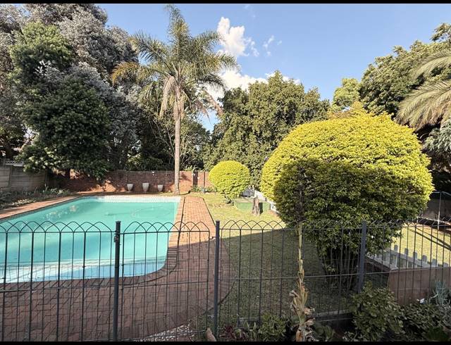 5 BEDROOM HOUSE FOR SALE IN HUTTENHEIGHTS